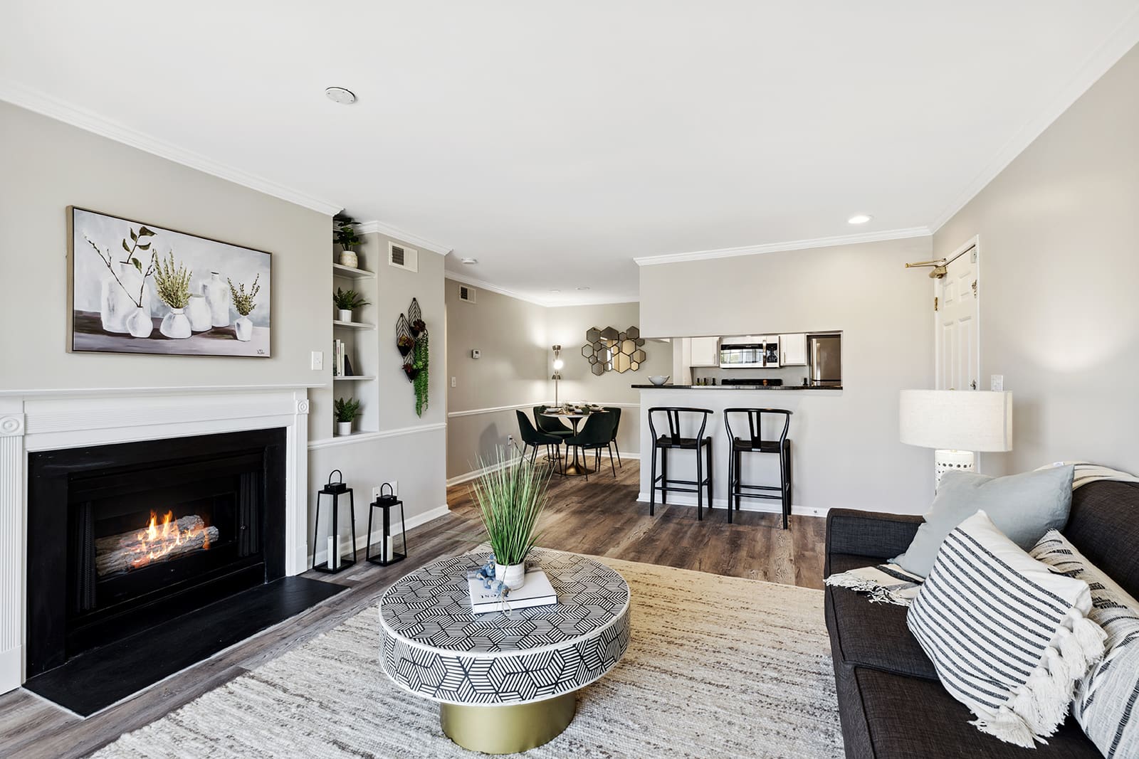ReNew Ann Arbor I Apartments near University of Michigan I living room